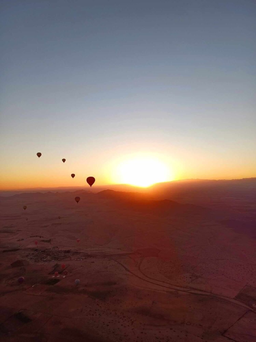 Sunrise hot air balloon ride